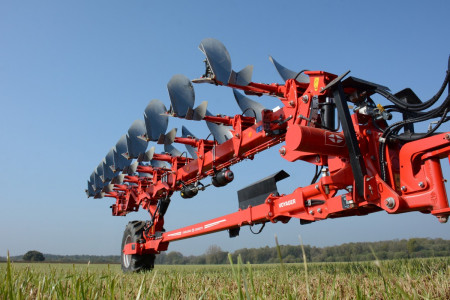 GREGOIRE-BESSON Voyager S70 - 8 (7+1) - On land 10240