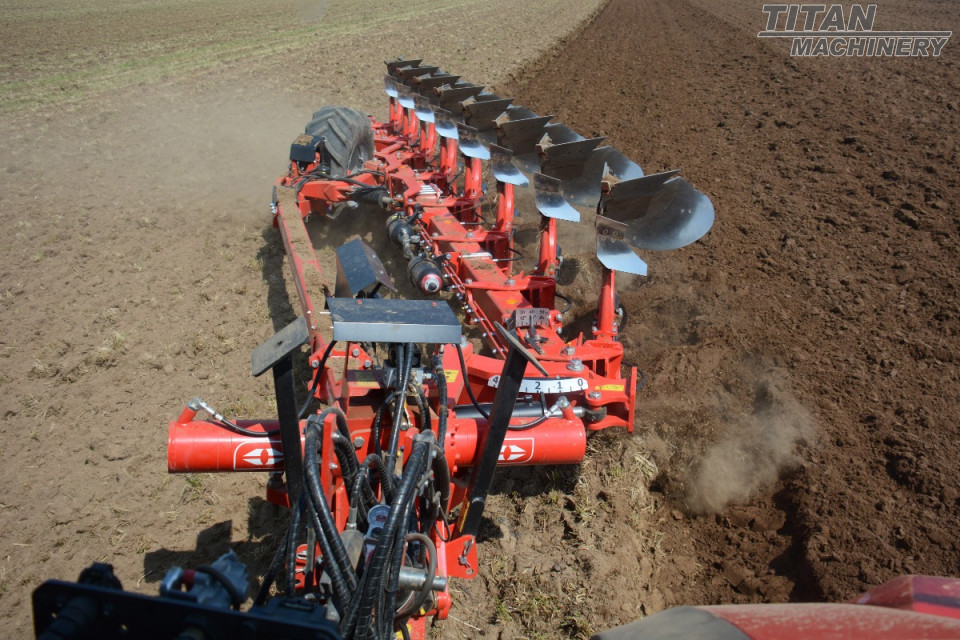 GREGOIRE-BESSON Voyager S70 - 9 (8+1) - On Land #10243