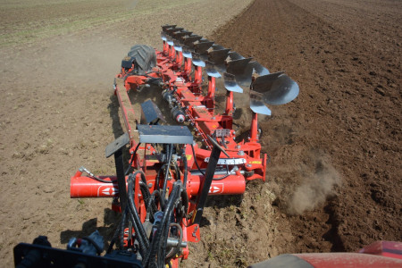 GREGOIRE-BESSON Voyager S70 - 9 (8+1) - On Land 10243