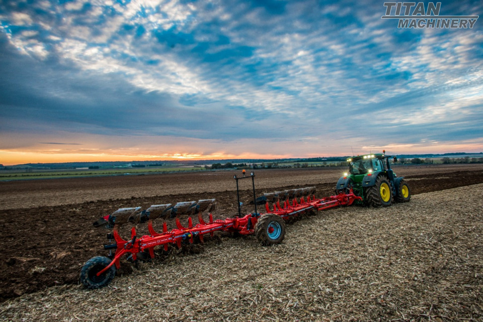 GREGOIRE-BESSON Voyager C80 - 14 (8+1 / 4+1) - On land #10234