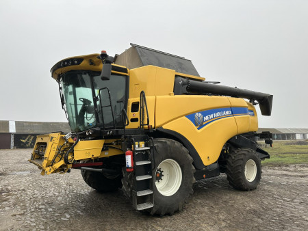 NEW HOLLAND CX 8.80 + жатка зернова Varifeed 9,1 м з візком під збір ріпаку, та соняшникова з візком окремо NEW HOLLAND CX 8.80