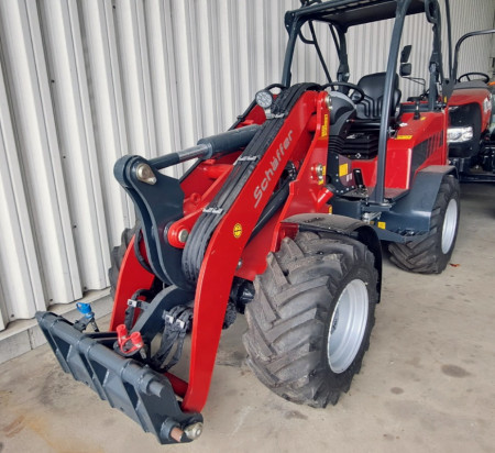 SCHÄFFER 4670 Z mit Fahrerschutzdach TMD110662