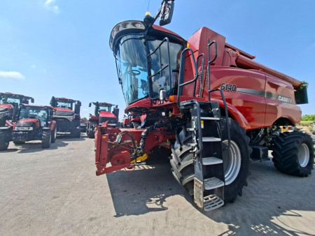 CASE IH Axial-Flow 6140 cu heder de 6,1 m TMR10594